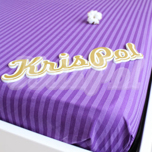 Півтораспальне простирадло на резинці ™KrisPol, бязь Lux 10031-140, фіолетовий (смужка)