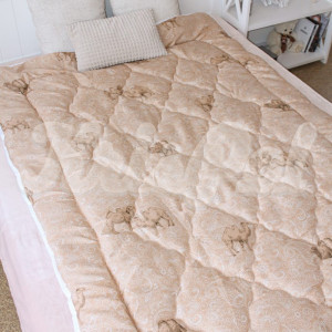 Одеяло демисезонное ™KrisPol, двоспальное (полиэстер, полиефирное волокно 250 г/м²)