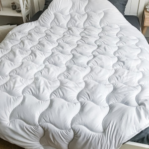 Одеяло зимнее ™KrisPol, двуспальное (микросатин, лебяжий пух 400 г/м²)